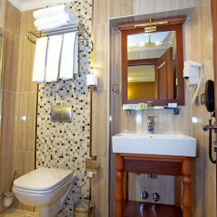 Amber Hotel 4* Стандартный семейный номер с двуспальной кроватью фото 19
