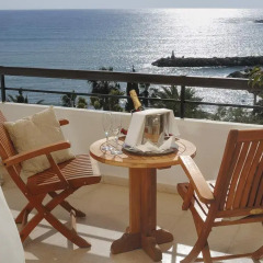 Coral Beach Hotel and Resort балкон