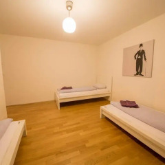 Апартаменты HITrental Kreuzplatz Apartments комната для гостей фото 2