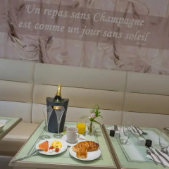 Hotel Les Bulles de Paris в номере фото 2