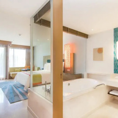 Отель Renaissance Phuket Resort & Spa 5* Номер Делюкс с двуспальной кроватью