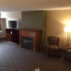 Отель Days Inn & Suites by Wyndham Brooks 2* Улучшенный люкс с различными типами кроватей фото 3