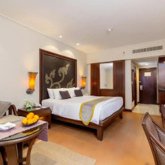 Отель Movenpick Resort & Spa Karon Beach Phuket 5* Улучшенный номер с двуспальной кроватью фото 3
