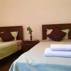 Отель Family & Friends Guest house комната для гостей фото 3