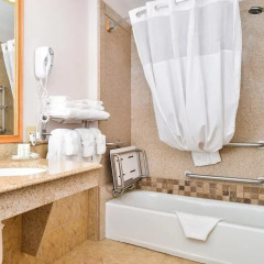Отель Comfort Inn & Suites Durango 2* Стандартный номер с различными типами кроватей фото 8