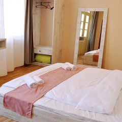 Апартаменты Neighbours Apartments Улучшенный номер с различными типами кроватей фото 5