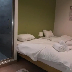 Thess Hostel комната для гостей