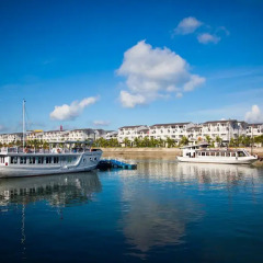 Tuan Chau Marina Hotel
