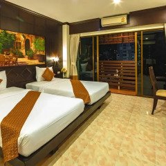 Отель Azhotel Patong 3* Номер Делюкс разные типы кроватей фото 26