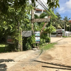 Отель Sabai Cabins парковка