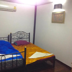 Отель Bluefin Guesthouse Бангкок комната для гостей фото 4