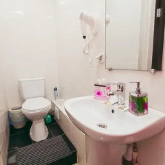 Hostel on Lenina Улучшенный номер разные типы кроватей фото 9