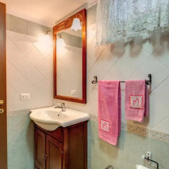 Отель La Casa Di Aurora Италия, Фьюмичино - отзывы, цены и фото номеров - забронировать отель La Casa Di Aurora онлайн ванная