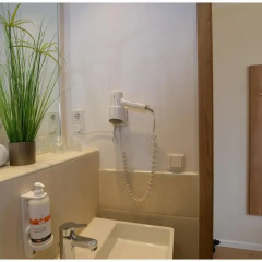 Отель Motel Plus Berlin 3* Стандартный семейный номер с двуспальной кроватью фото 6