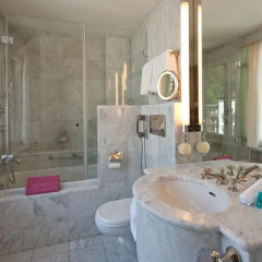 Отель Schweizerhof Swiss Quality Hotel Швейцария, Санкт-Мориц - отзывы, цены и фото номеров - забронировать отель Schweizerhof Swiss Quality Hotel онлайн ванная фото 2