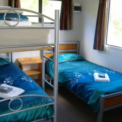 Отель Bowentown Beach Holiday Park 4* Бунгало с различными типами кроватей