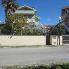 Апартаменты Abruzzoland Apartments Монтезильвано парковка