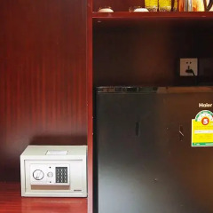 The Privi Hotel сейф в номере