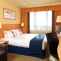 Отель Holiday Inn London Kensington Forum 4* Представительский номер с различными типами кроватей