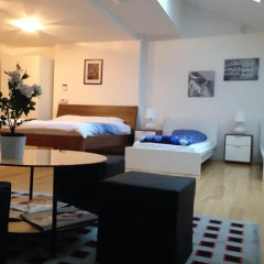 Hostel One Miru Кровать в общем номере с двухъярусной кроватью фото 5