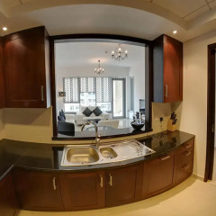 Отель Luxury Staycation - 29 Boulevard Tower Дубай в номере