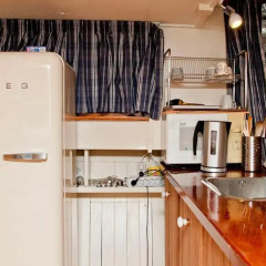 Отель The Hoop Houseboat в номере