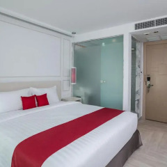 The Bloc Hotel 4* Улучшенный номер с двуспальной кроватью фото 2