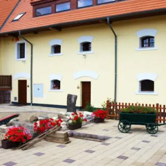 Hotel Pod Sluncem Тухловице фото 2