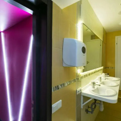 Гостиница HQ Hostelberry Кровать в общем номере с двухъярусной кроватью фото 47