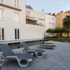 Отель Pateo Lisbon Lounge Suites Португалия, Лиссабон - отзывы, цены и фото номеров - забронировать отель Pateo Lisbon Lounge Suites онлайн бассейн фото 3