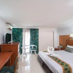 Hotel Beverly Plaza 3* Номер Делюкс с различными типами кроватей