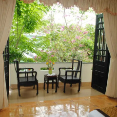 Отель Han Thuyen Homestay 3* Номер Делюкс с различными типами кроватей