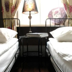 Отель Chmielna Guest House 4* Стандартный номер с различными типами кроватей фото 4