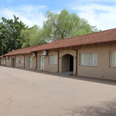 Отель Oasis Motel Габороне парковка