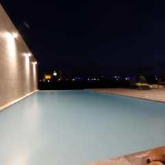 Отель Twilight Holiday Home бассейн фото 2