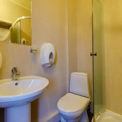 Гостиница Мартон Стачки 3* Улучшенный номер двуспальная кровать фото 4