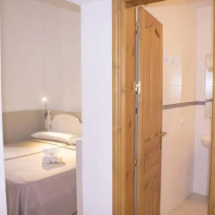 Отель Hostal El Arco Номер категории Эконом с различными типами кроватей фото 6