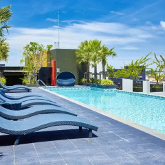 Отель The Chezz Central Condo By Mypattayastay Паттайя бассейн