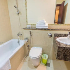 Отель Yanjoon Holiday Homes - JBR Amwaj 4 ванная