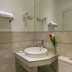 Отель Hostal Met Madrid ванная фото 2