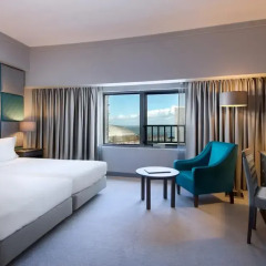 Отель Tivoli Oriente 4* Улучшенный номер с 2 отдельными кроватями фото 3