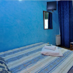Отель Hostal Naranjos Стандартный номер с различными типами кроватей фото 7