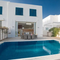Отель Leana Front Line Villa Кипр, Протарас - отзывы, цены и фото номеров - забронировать отель Leana Front Line Villa онлайн бассейн