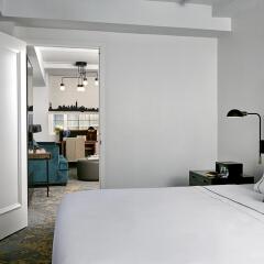 The Renwick Hotel New York City, Curio Collection by Hilton 4* Улучшенный люкс с различными типами кроватей