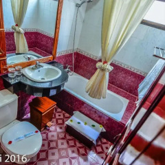 Отель Nhi Nhi 3* Номер Делюкс фото 7