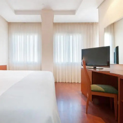 Отель TRYP Madrid Chamartin 3* Стандартный номер с различными типами кроватей фото 4