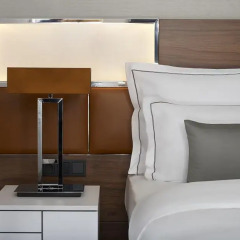 Отель Reichshof Hamburg, Curio Collection by Hilton 4* Номер Medium с двуспальной кроватью фото 8