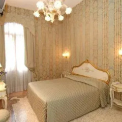 Отель Residenza San Maurizio 3* Улучшенный номер с двуспальной кроватью фото 7