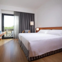 Отель Wyndham Rome Midas 4* Стандартный номер с различными типами кроватей