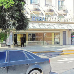 Embajador Hotel парковка